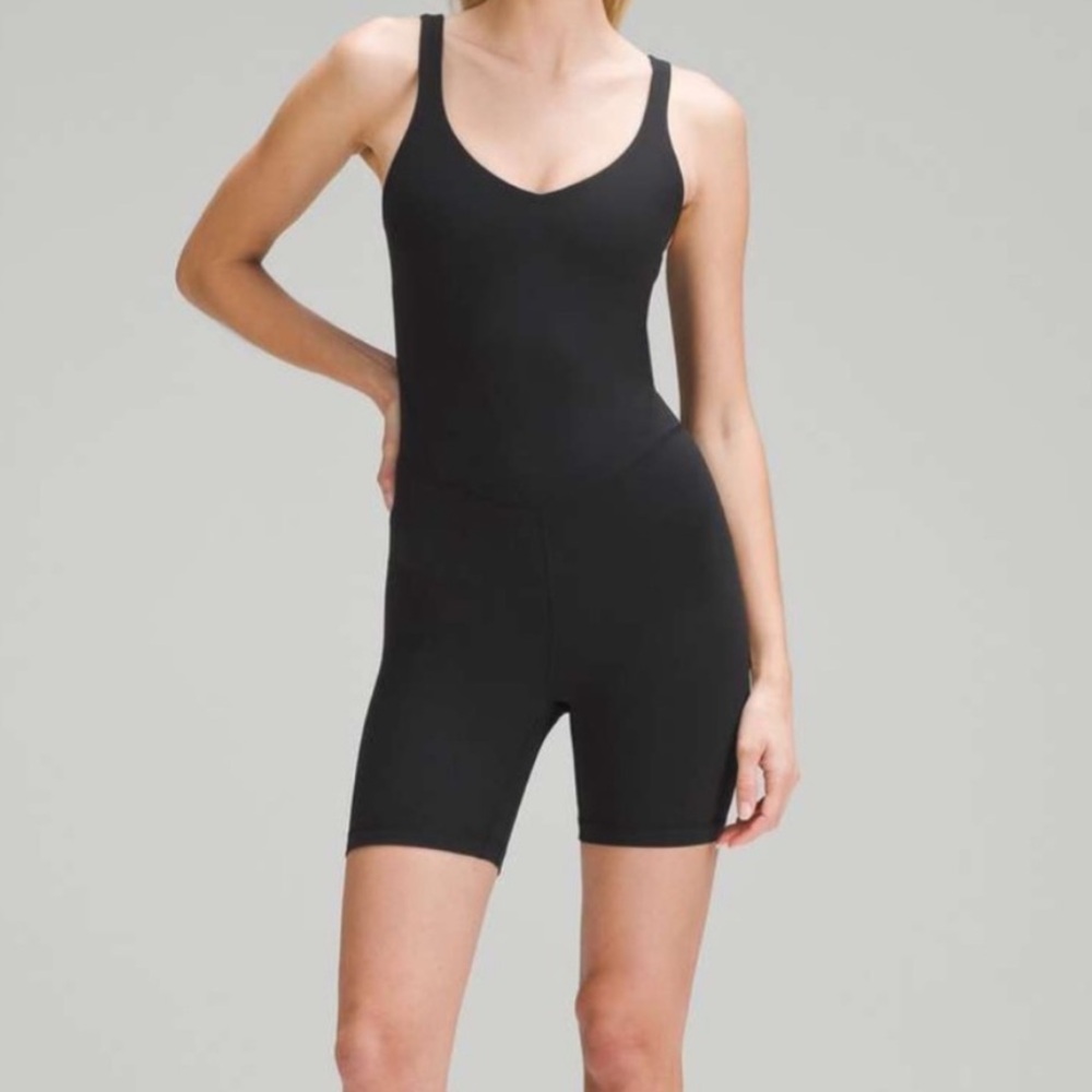 NWT! 🍋🍋 Lululemon Align Bodysuit 6”🍋🍋. Size 0. Color Black.